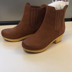 Brand new size 8 Frye boots